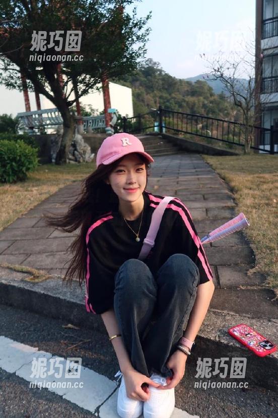 套图重磅上线！最新Aery Tiefling夜兰写真呈现无与伦比的视觉享受.txt